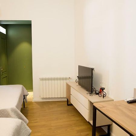 Meidan Suites Tbilisi Bagian luar foto