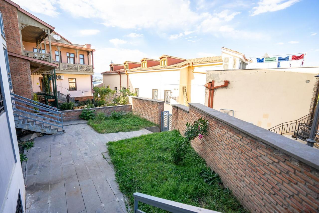 Meidan Suites Tbilisi Bagian luar foto