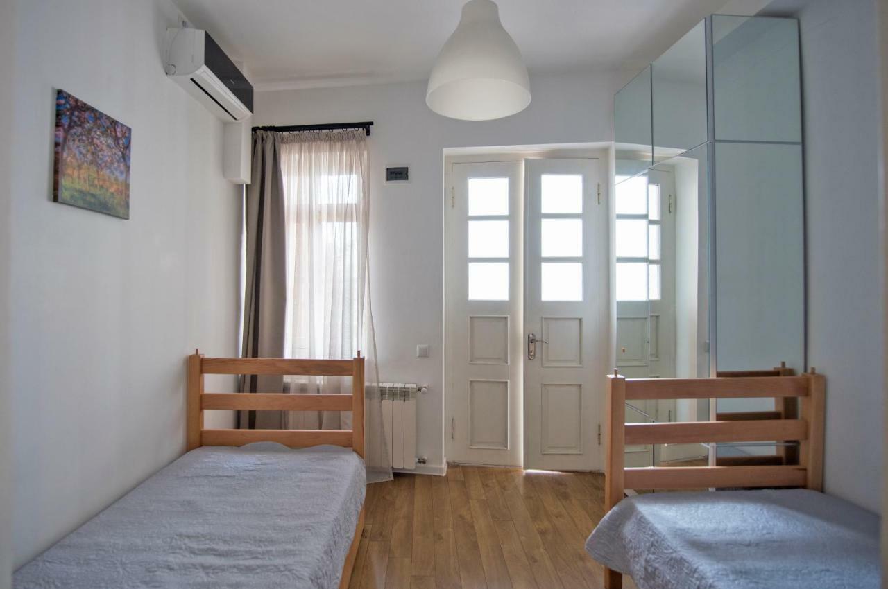 Meidan Suites Tbilisi Bagian luar foto